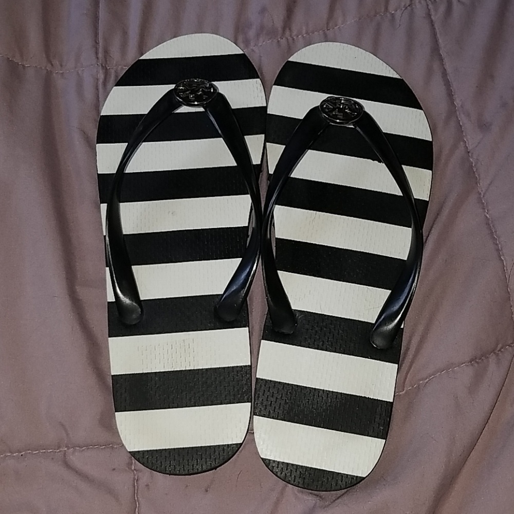New Micheal Kors flip flops